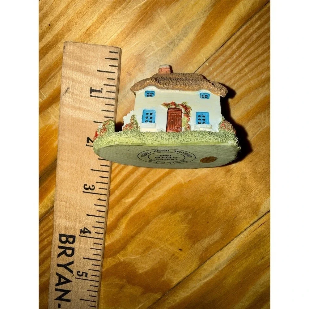 Baileys Original Irish Cream 1999 Limited Edition Mini Cottage House collectible